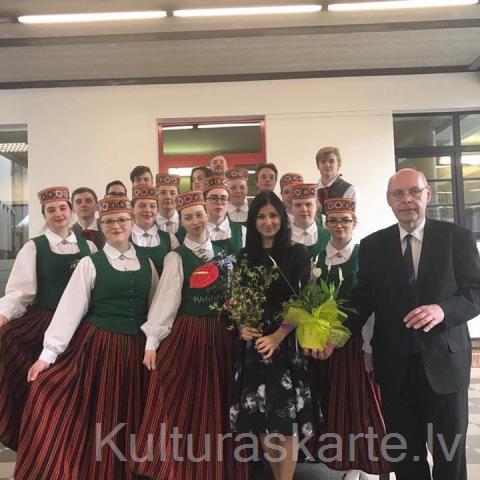 Jauktais jauniešu koris "Sonate"